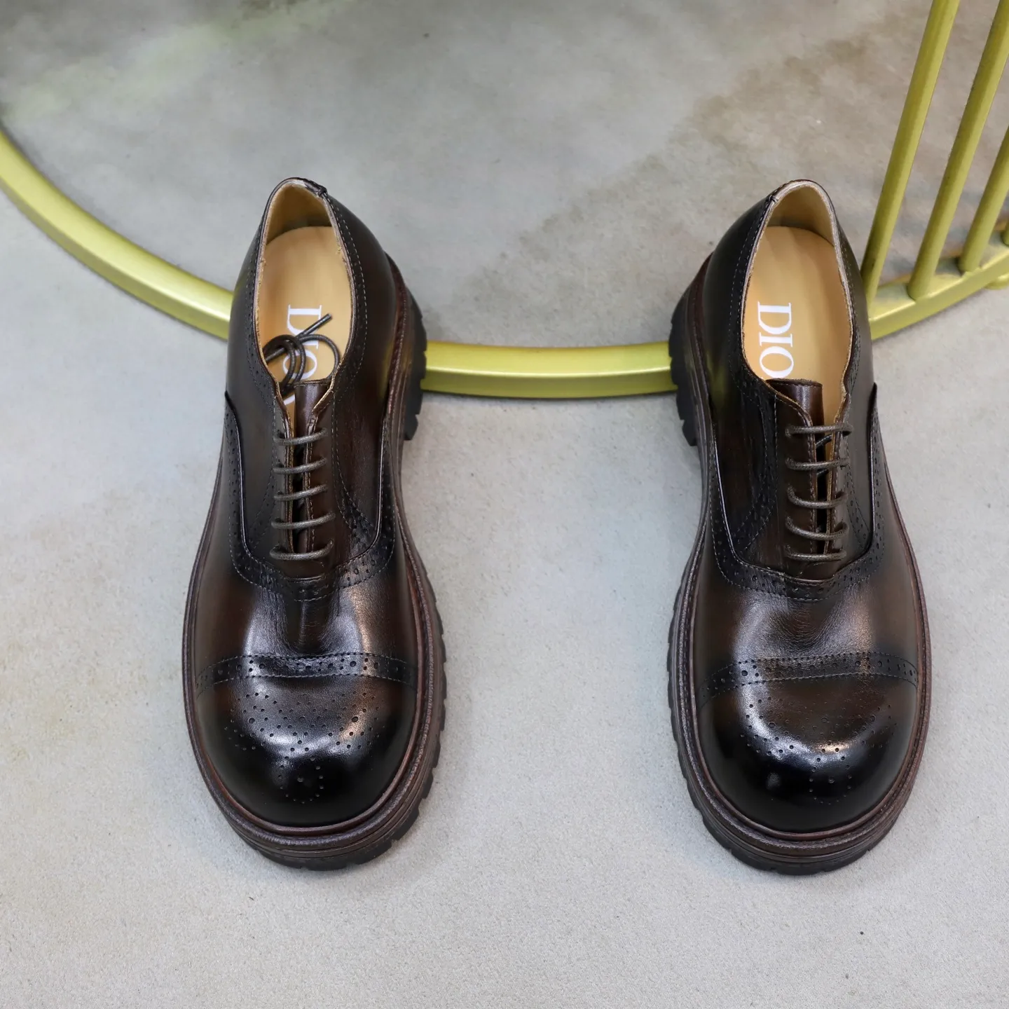 Ex-factory price: 520💰 [Dior] Dior's new casual men's shoes are launched in Hong Kong counters. Official website 1:1 production. Italian washed cowhide + water-dyed leather lining. Designed by European and American masters. Perfect shape to create counter quality, solid color rubber wear-resistant outsole and classic dazzling head! Super versatile and very comfortable. High-end without losing taste, fashionable and novel! ! Absolute focus! 3 colors available! Code number 38-45